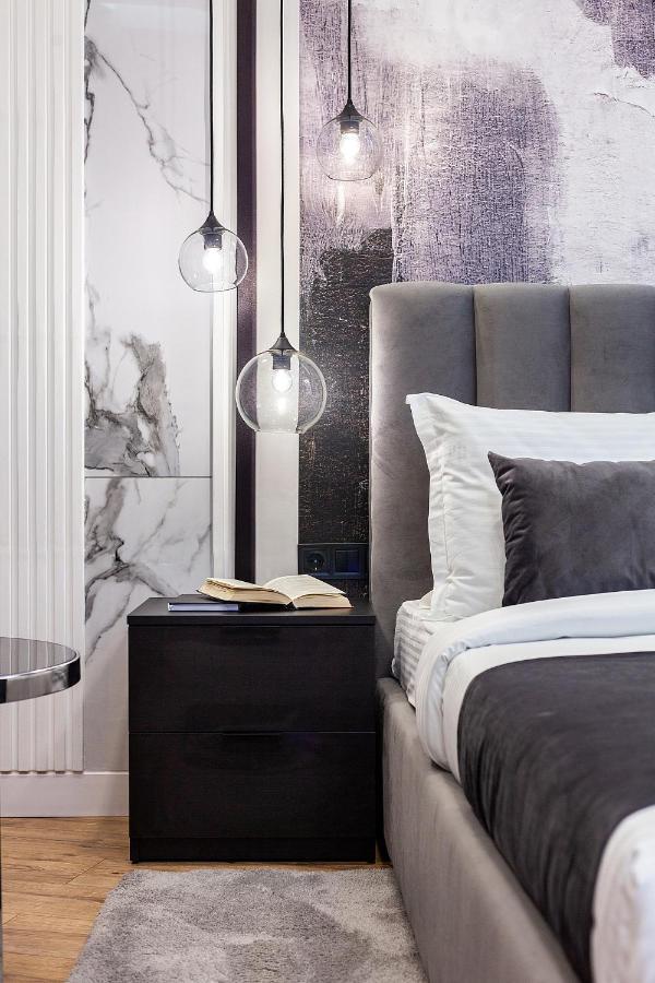 Lovely Apartment On Drahomanova Street 利沃夫 外观 照片