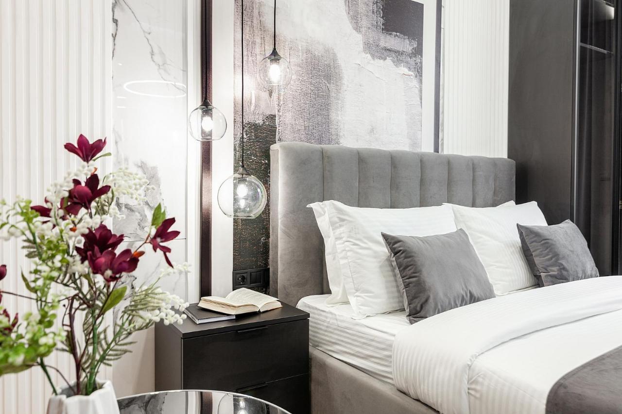 Lovely Apartment On Drahomanova Street 利沃夫 外观 照片