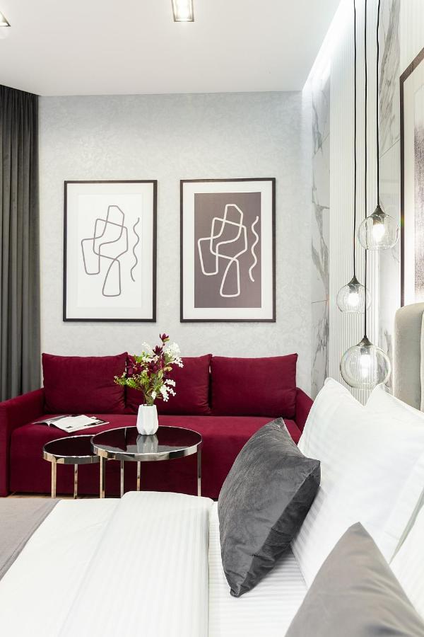 Lovely Apartment On Drahomanova Street 利沃夫 外观 照片