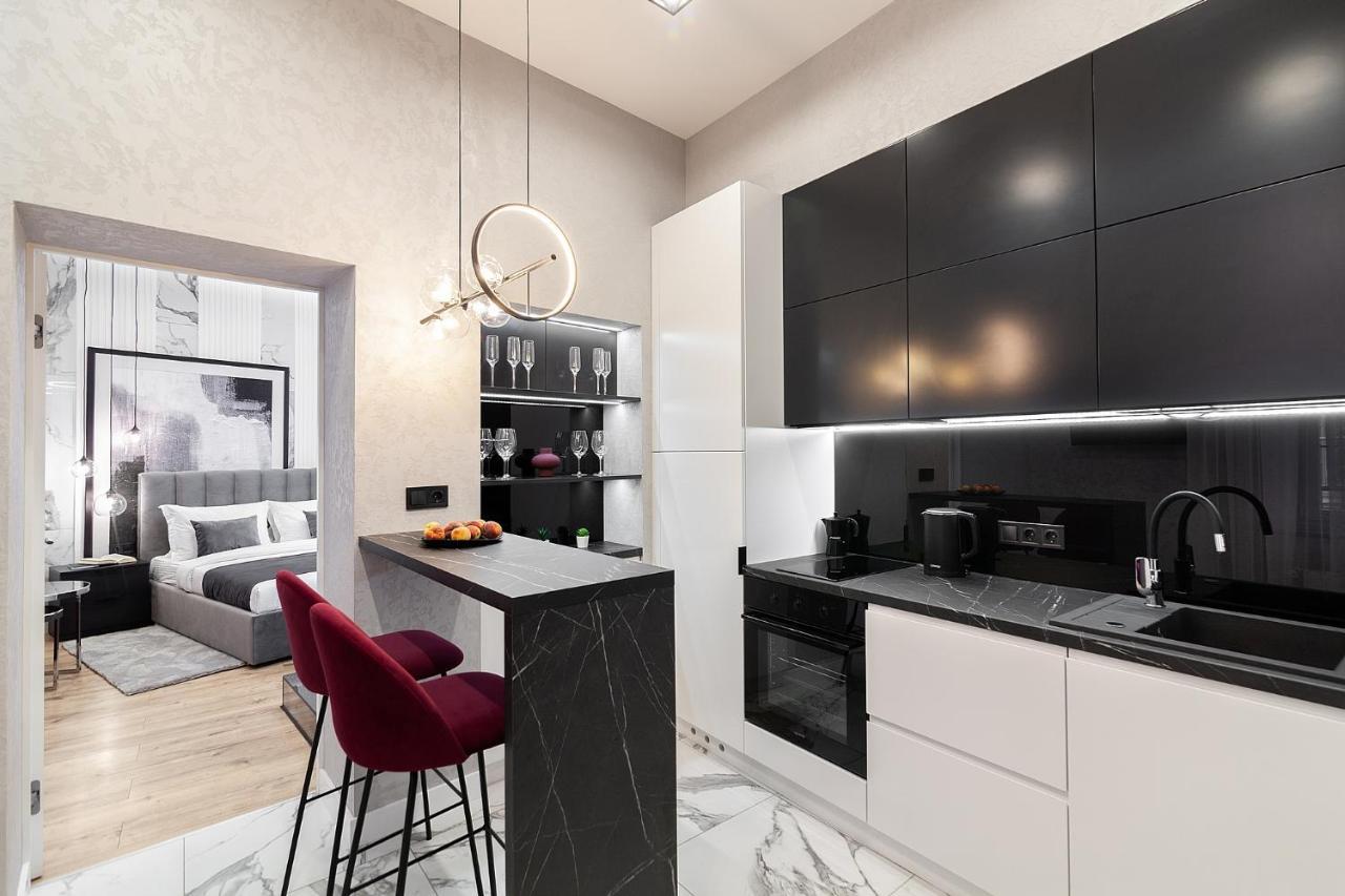 Lovely Apartment On Drahomanova Street 利沃夫 外观 照片