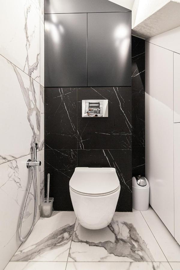Lovely Apartment On Drahomanova Street 利沃夫 外观 照片