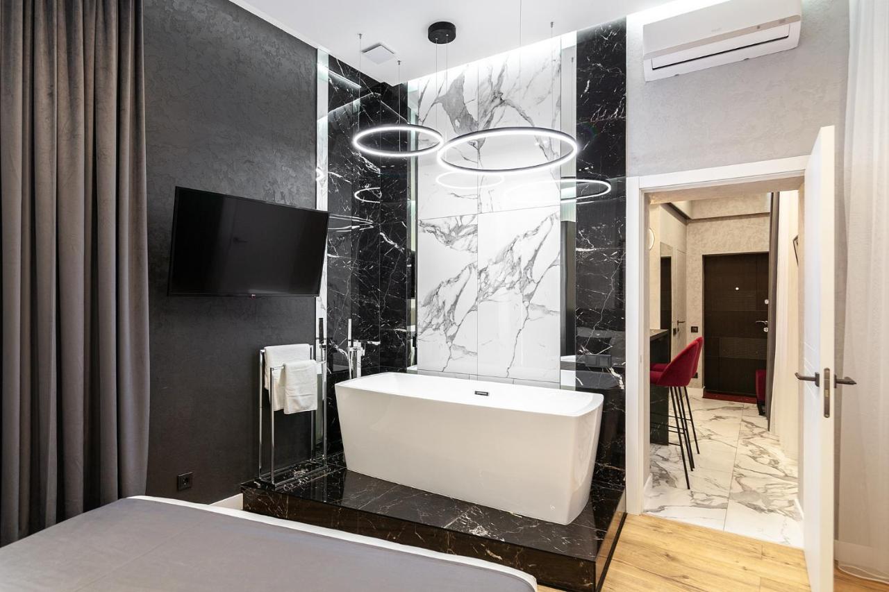 Lovely Apartment On Drahomanova Street 利沃夫 外观 照片