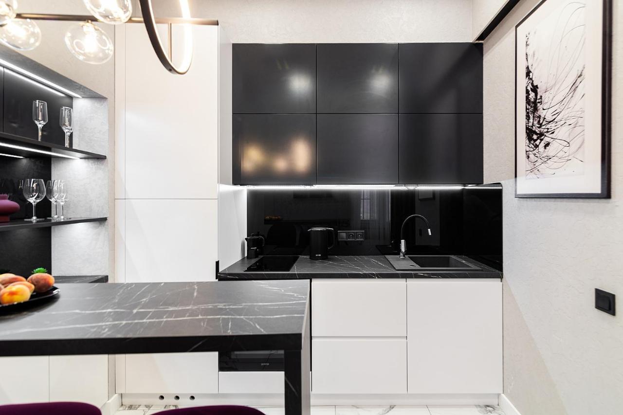 Lovely Apartment On Drahomanova Street 利沃夫 外观 照片