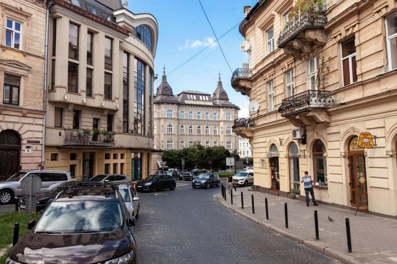 Lovely Apartment On Drahomanova Street 利沃夫 外观 照片